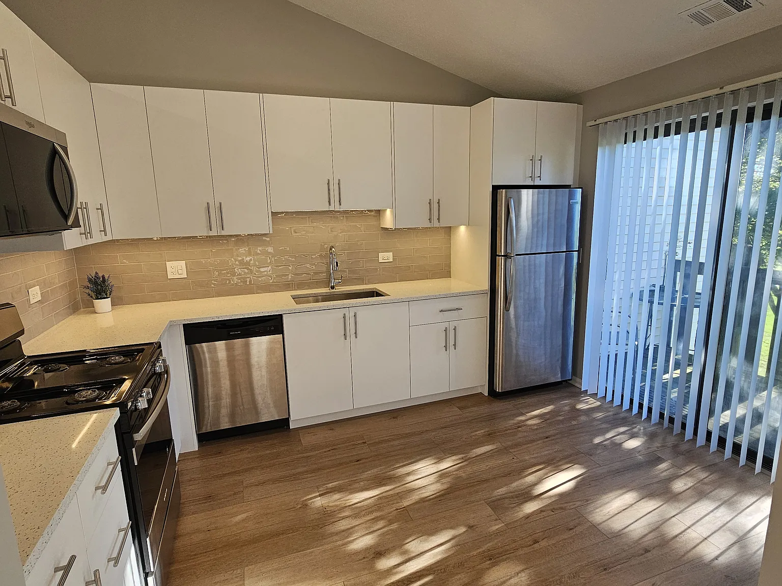 2 bed, $2,200 — Photo 2