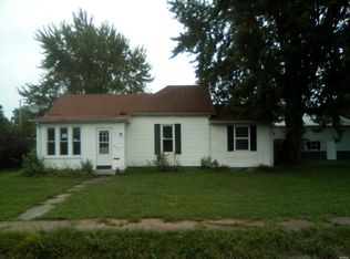 506 S Hibbard St, Staunton, IL 62088