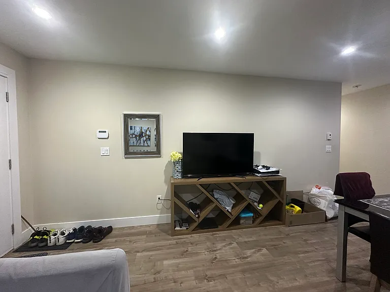 1740 Howard Ave — Photo 5