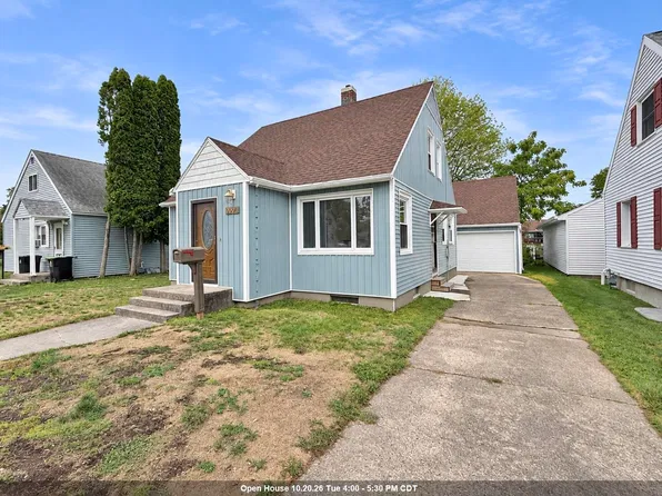 2004 17th Ave, Menominee, MI 49858
