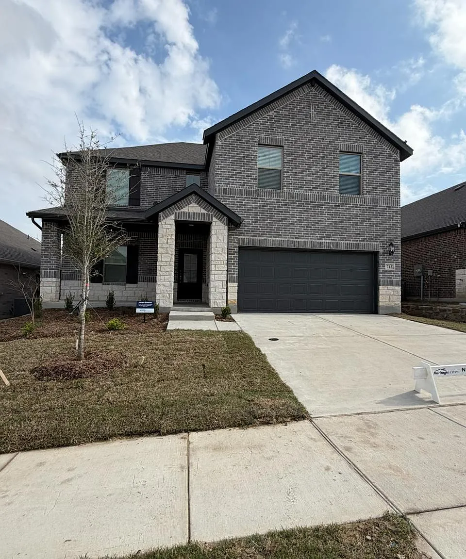 5 bed, 2791 sqft, $3,200 — Photo 3