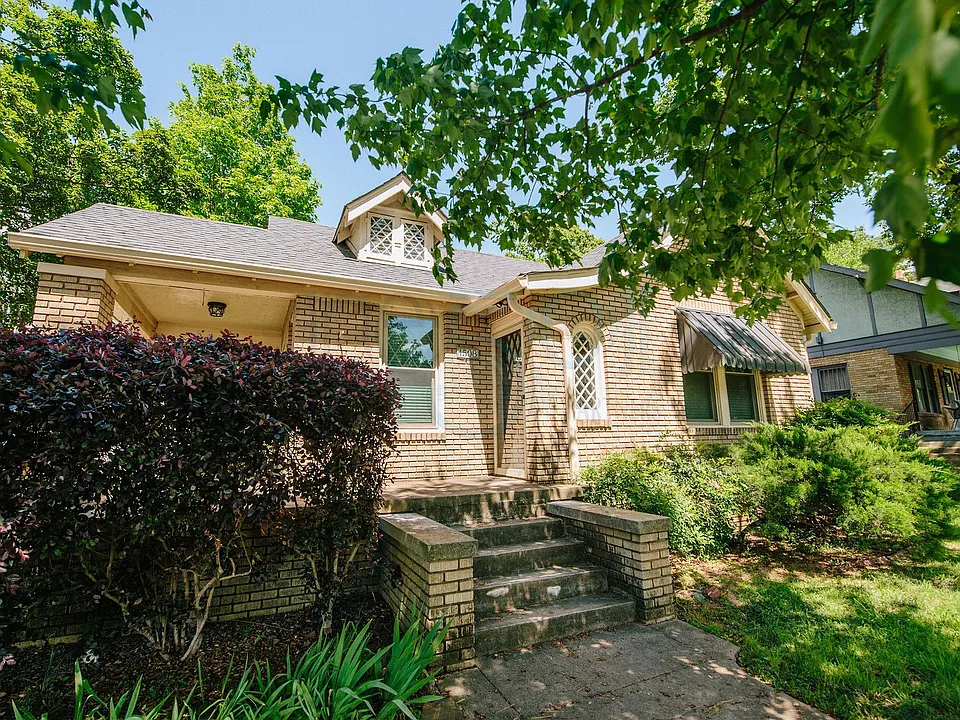 1508 Kavanaugh Blvd