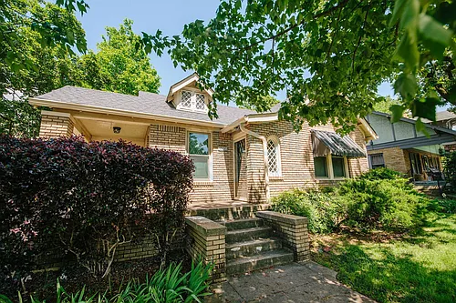 1508 Kavanaugh Blvd Photo 1
