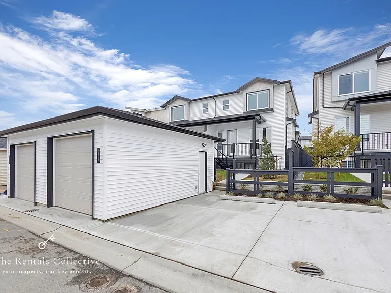 19637 76a Ave — Photo 12