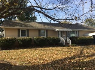 513 Bradshaw St, Carmi, IL 62821