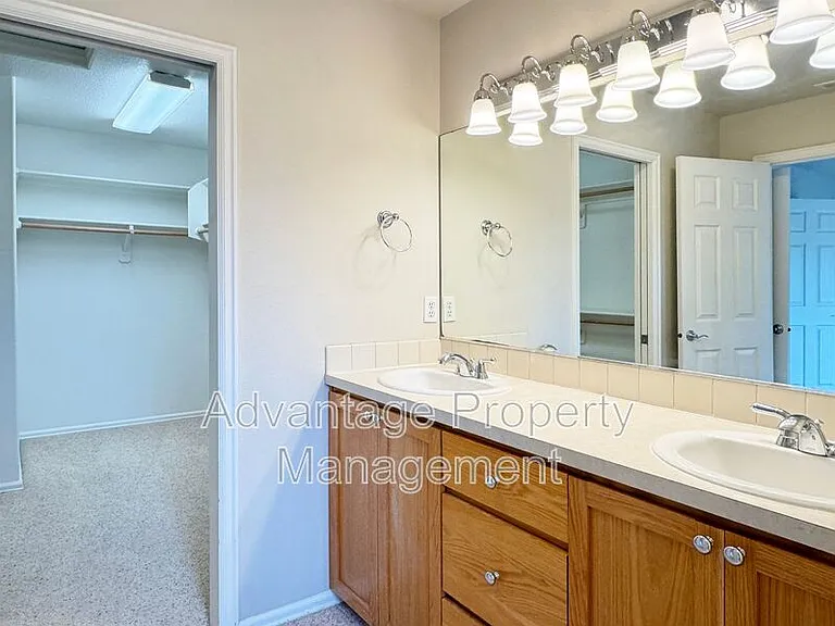 1235 SE Brookside Way — Photo 17