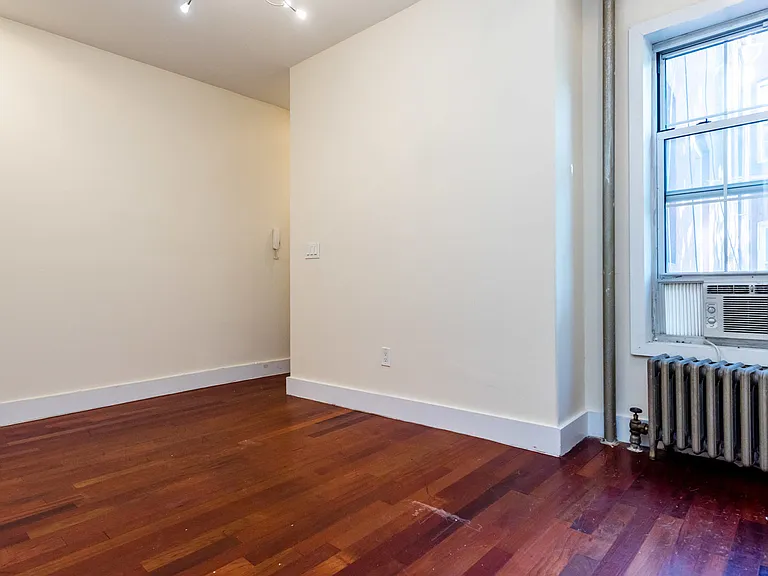 117 S 4th St #21 — Photo 23