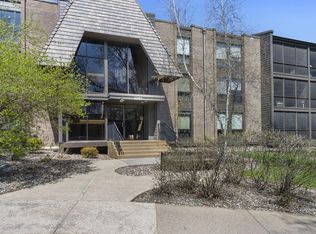6085 Lincoln Dr APT 317, Edina, MN 55436