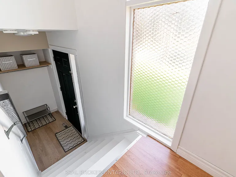 232 Cedarwoods Cres — Photo 9