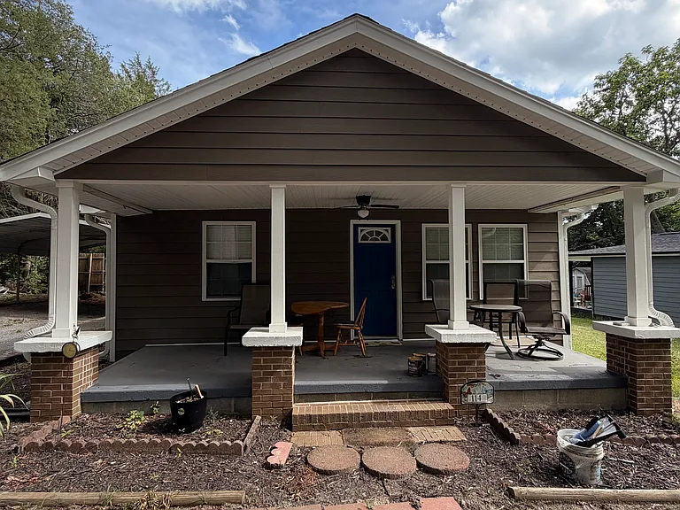114 Stedman Rd — Photo 1