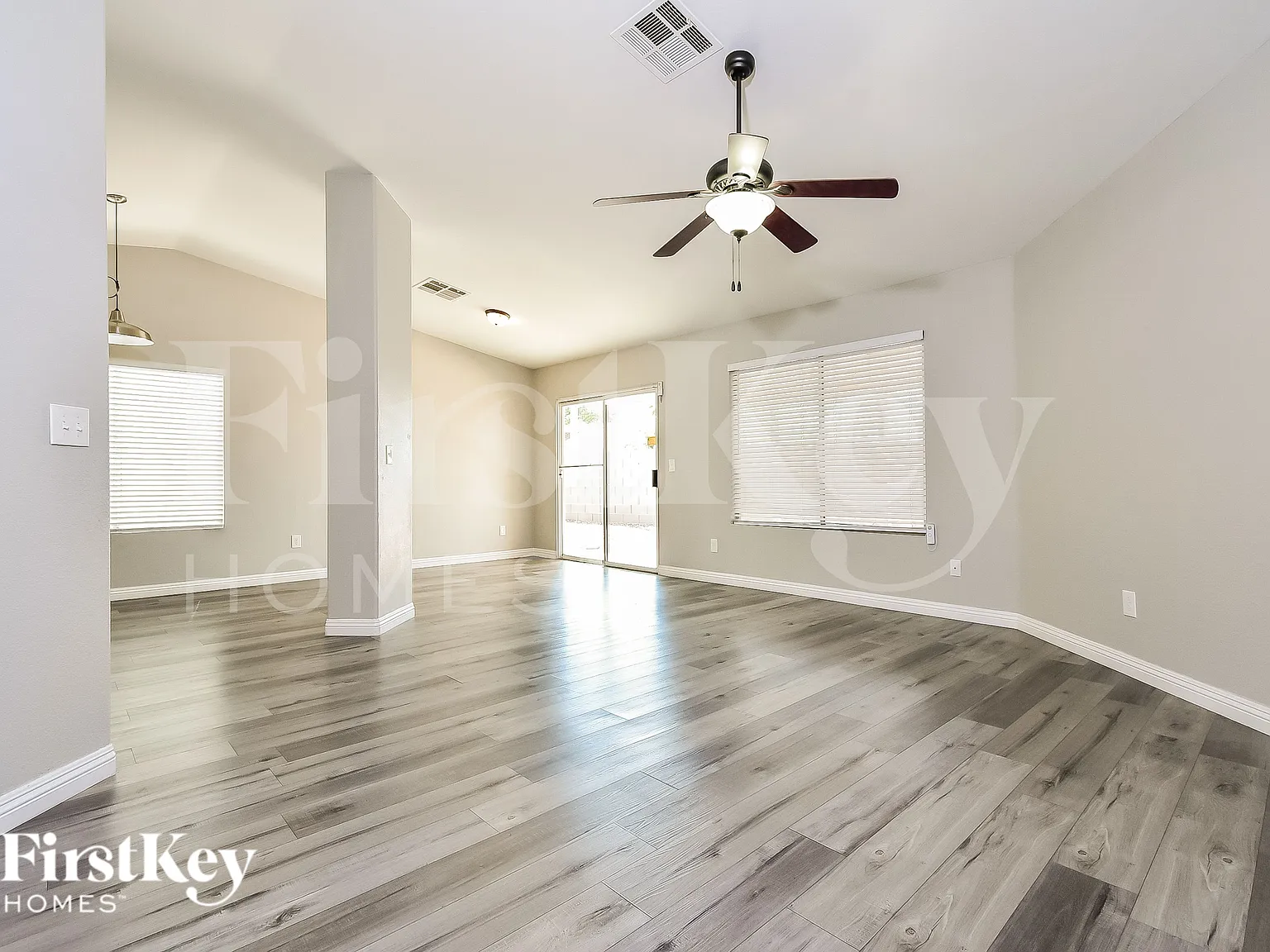3 bed, 2.0 bath, 1311 sqft, $2,260 — Photo 3