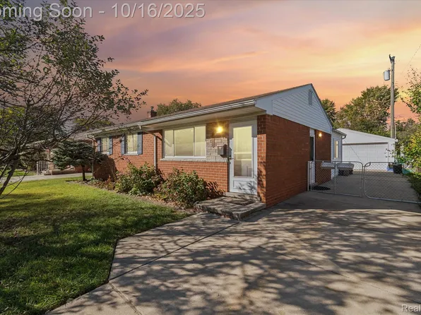 6439 Huntleigh St, Garden City, MI 48135
