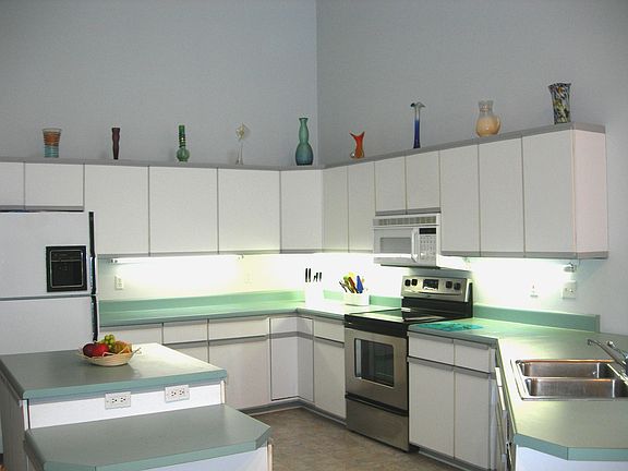 Spacious kitchen with lots of storage