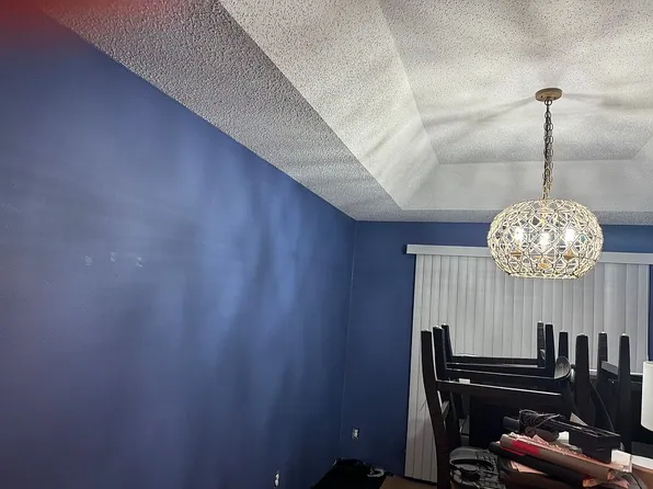 2 W Lake Cir, Mary Esther, FL 32569