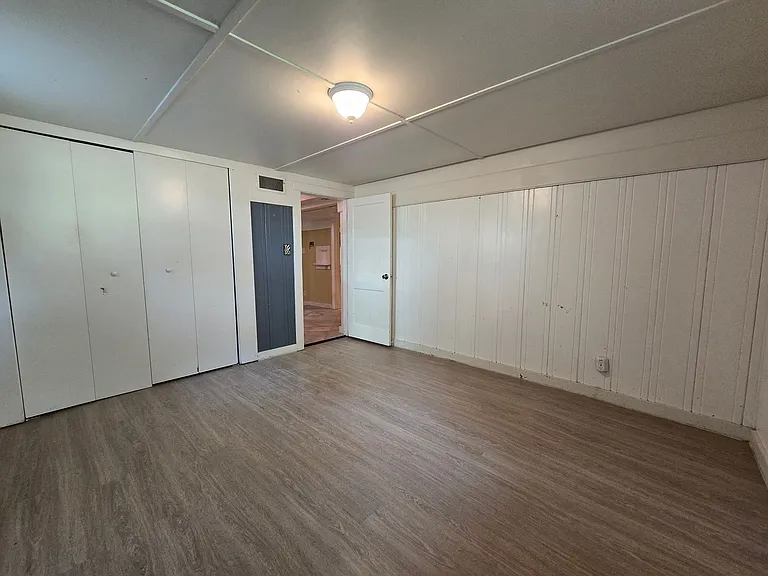 2419 Ash St — Photo 13