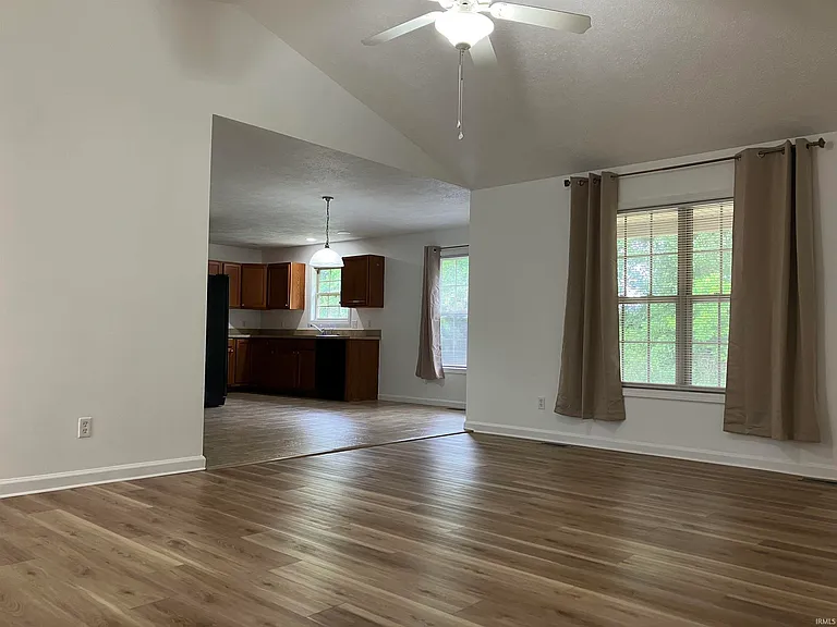 7872 Sandalwood Dr — Photo 6