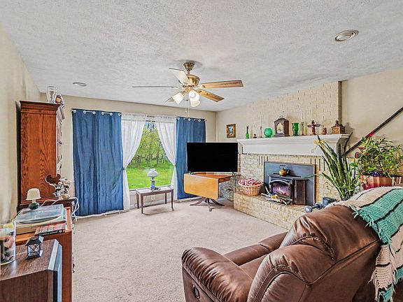 4th image of 20420 Thornapple Dr