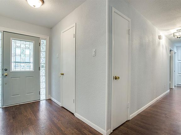 4th image of 1005 Wade Dr