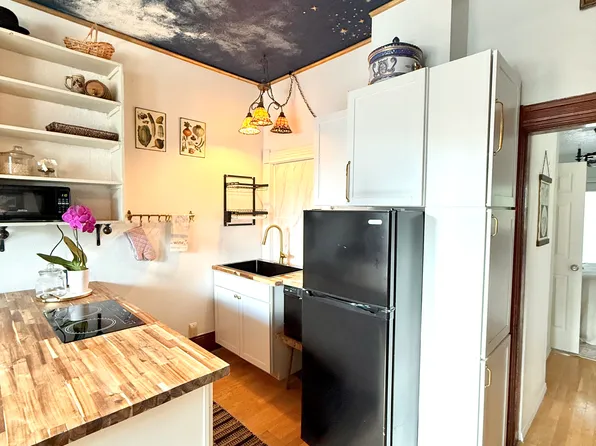 3543 SE Belmont St, Portland, OR