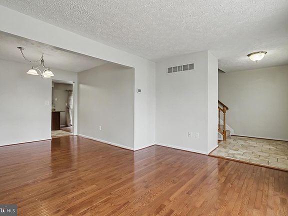 5th image of 1443 Landis Cir