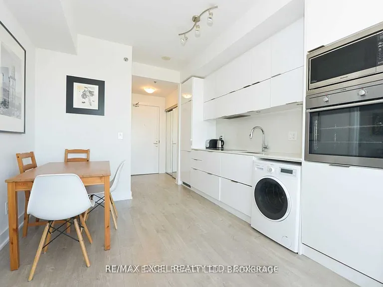 318 Richmond St W #2502 — Photo 9
