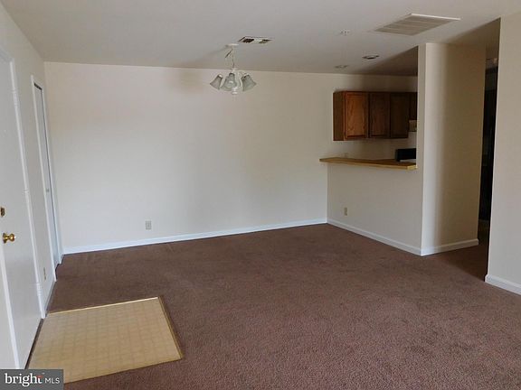 3rd image of 200 Dover Pl APT 203