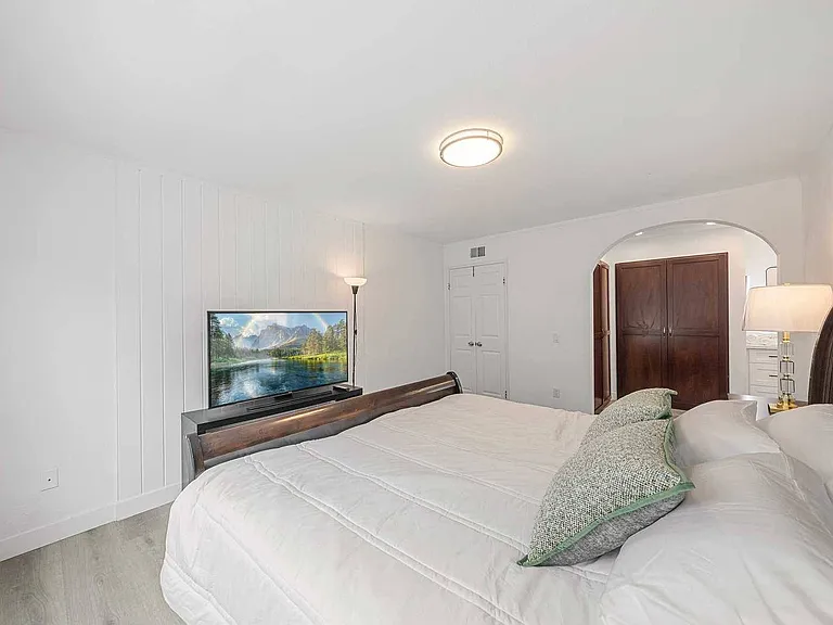 14833 Maywood Dr — Photo 15