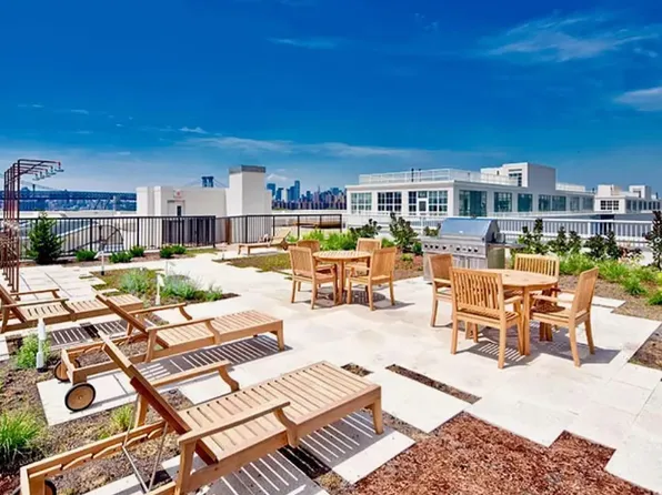 184 Kent Avenue image 18 of 19