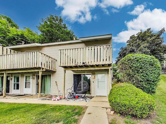 3rd image of 127 Forest Ave APT A