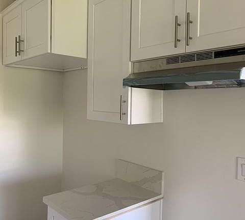 3rd image of 1242 N Westmoreland Ave #2