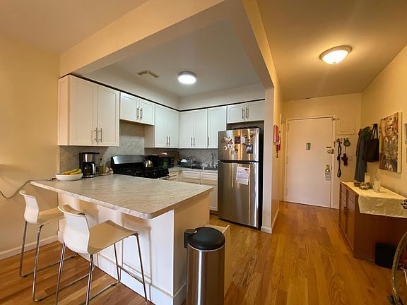 3rd image of 400 Ocean Pkwy APT 5C