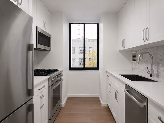 2nd image of 180 W 20th St APT 5E