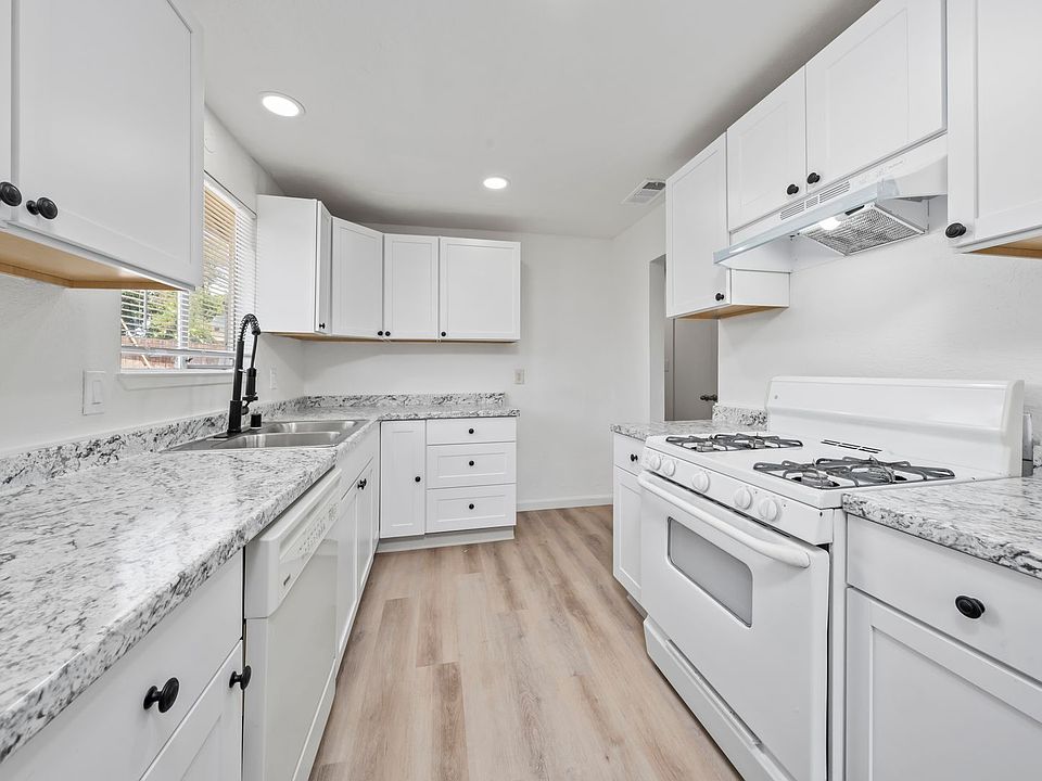1st image of 6429 Stoneman Dr