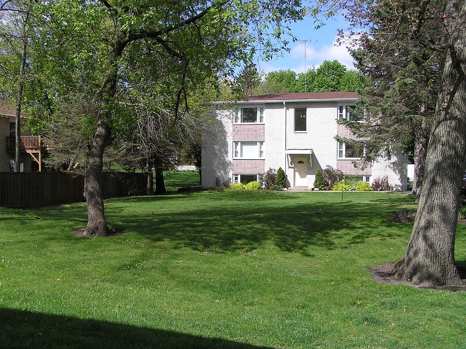 HUGE Front Yard-Quiet Neighborhood