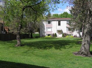 253 Lippincott Ln, Fox Lake, IL 60020