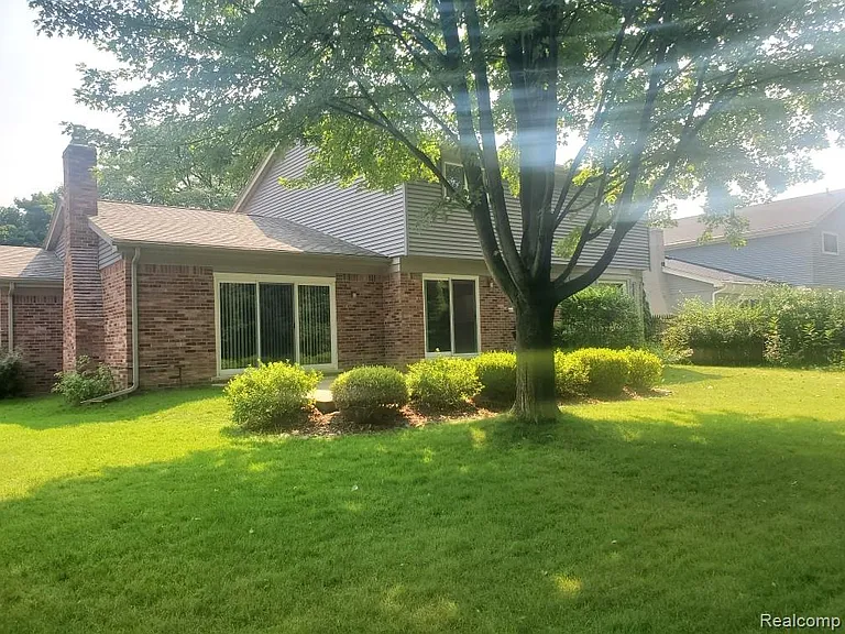 5057 Prentis Dr — Photo 2