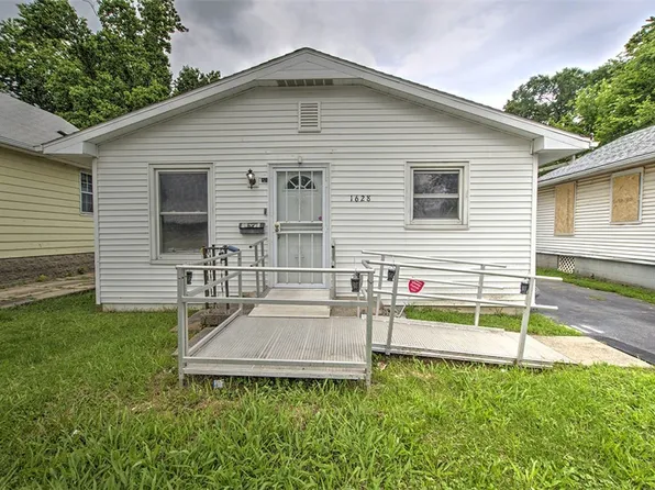 1628 N Oakland Ave, Decatur, IL 62526