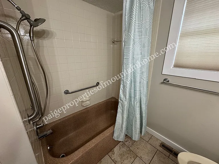 106 Parkview Cir — Photo 16