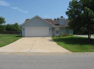 13139 S Raintree Dr, Olathe, KS 66062