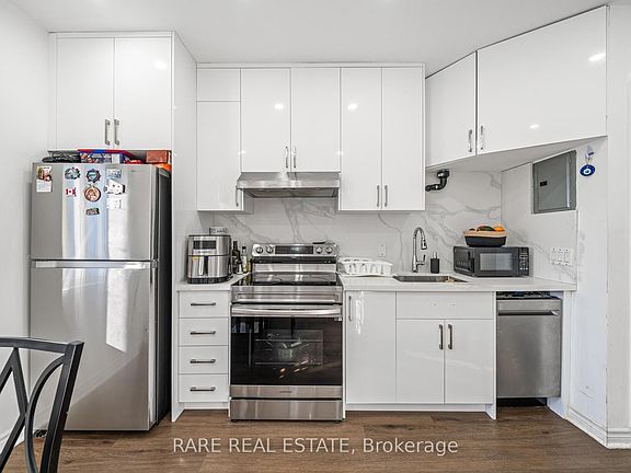 3rd image of 167 Dynevor Rd #4