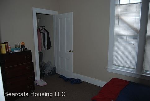 5th image of 135 Laurel Ave APT 1