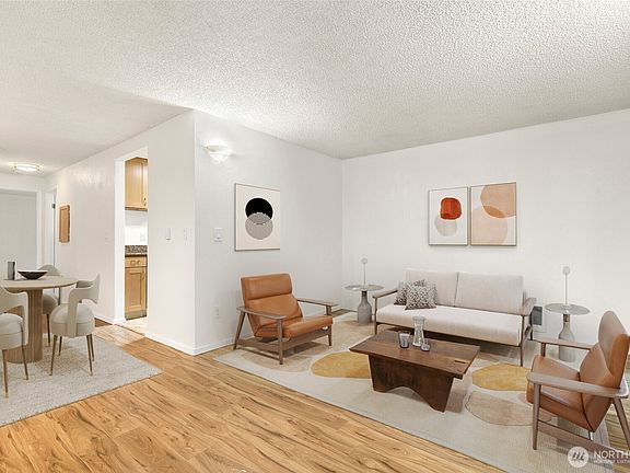 5th image of 19857 25th Avenue NE #105