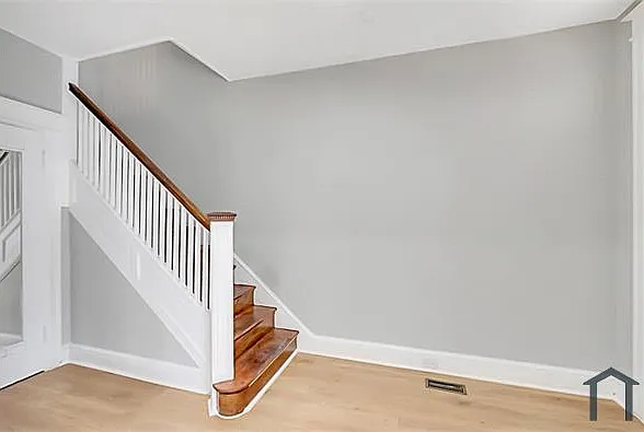 727 Otis Pl NW — Photo 3