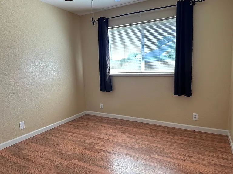 3735 Rhonda Rd — Photo 13