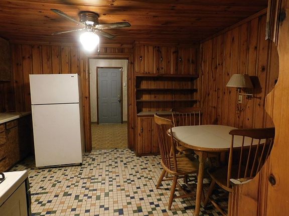 3rd image of 220 S La Crosse Ave