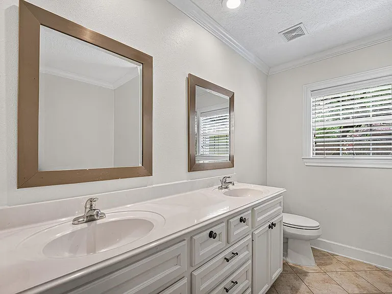 967 Lamonte Ln — Photo 11