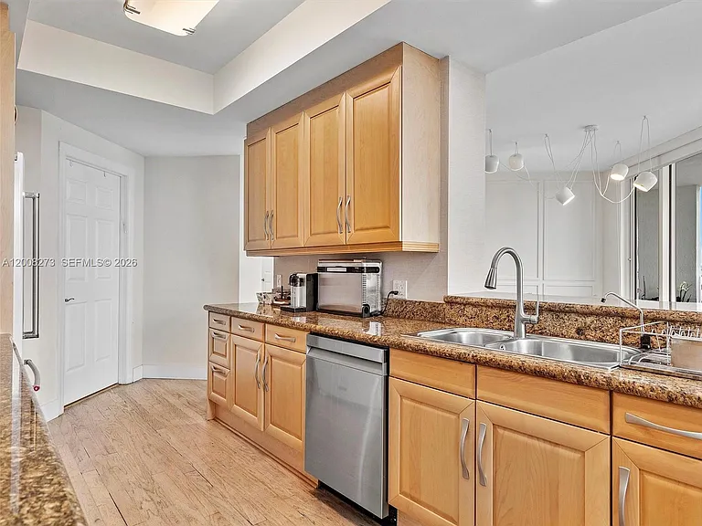 9751 E Bay Harbor Dr #11A — Photo 12