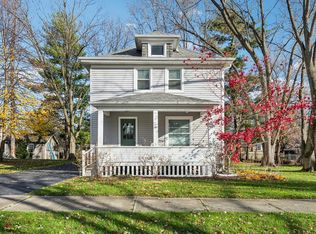 222 Delia St, Batavia, IL 60510