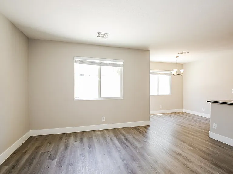 9205 Millikan Ave — Photo 5