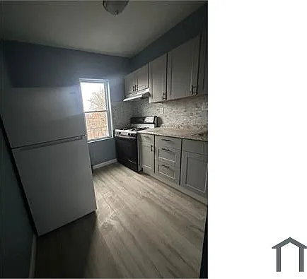 51 Linden St — Photo 1